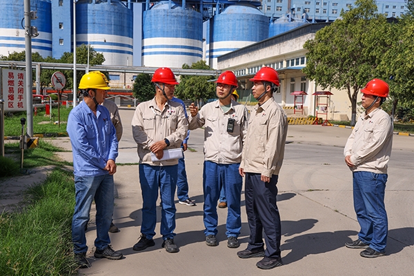 作風提升 | 深入罐區抓安全，走進子公司促發展